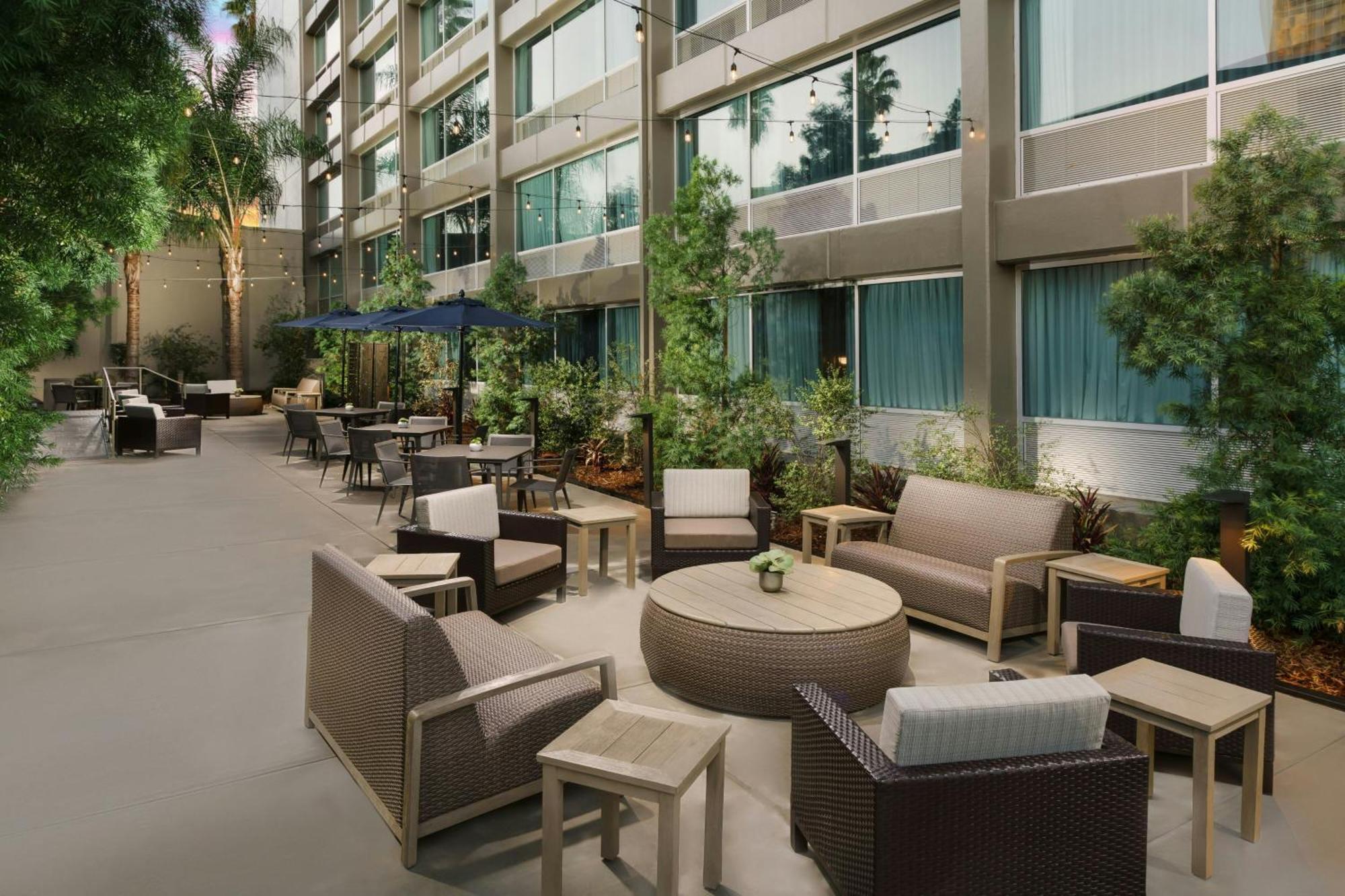 Courtyard By Marriott Los Angeles Woodland Hills Zewnętrze zdjęcie